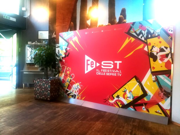 FOTO 5 - cartellone nel locale.jpg